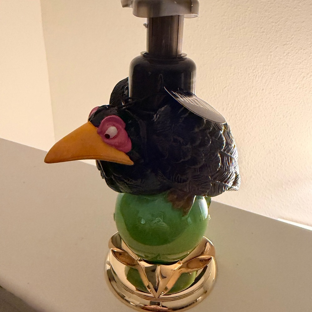 Maleficent Diablo Raven Soap Dispenser Bath & Body Works x Disney Villians - Picture 7 of 8